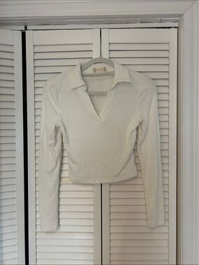 Altar'd State Ivory Ribbed V-Neck Long-Sleeve Crop Top